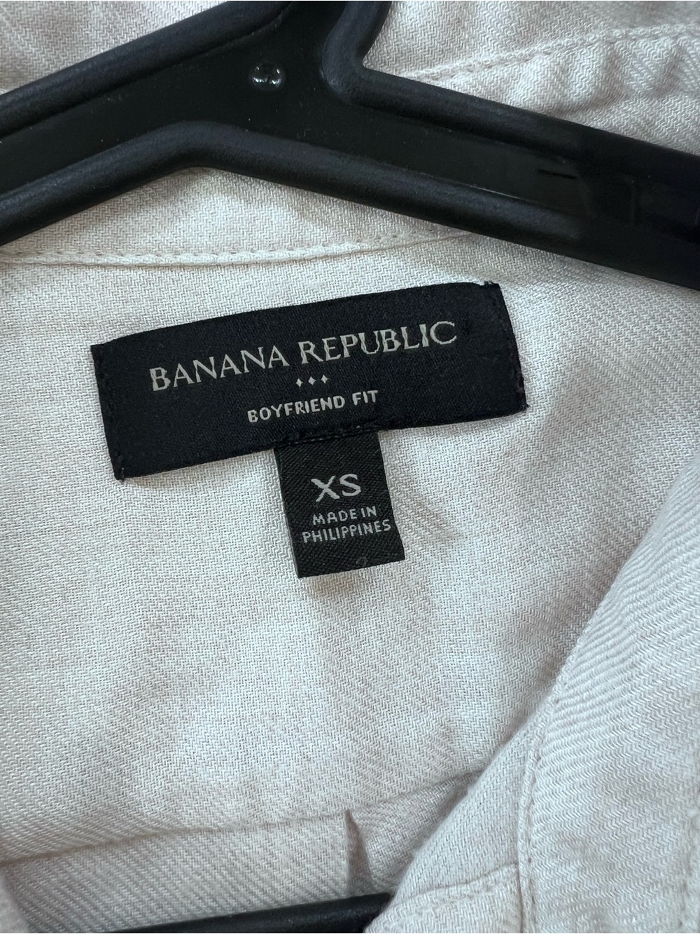 Banana Republic Cream Button-Front Shirt . - Picture 2 of 8